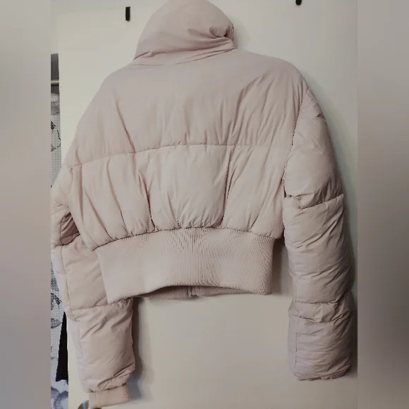 Forever 21 Women's Pink Puffer Jacket - Picture 2 of 11